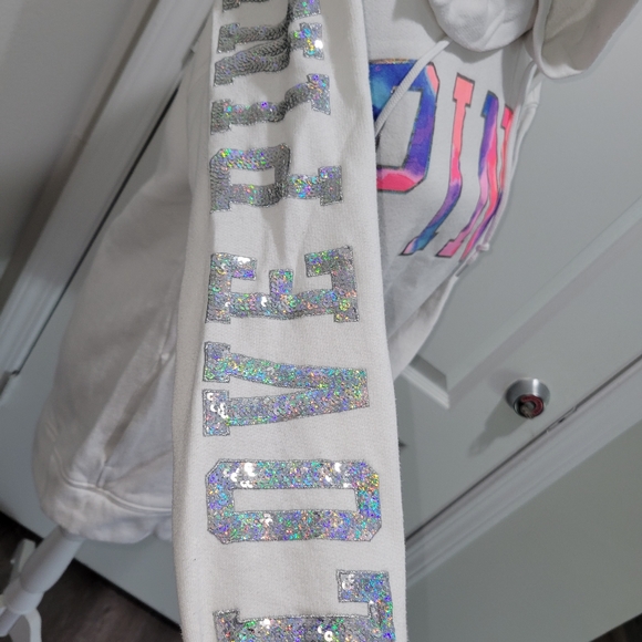 VS PINK WATERCOLOR BLING SET - Picture 10 of 17